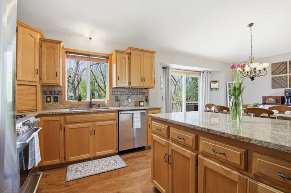 681 W River DR, New London, MN 56273