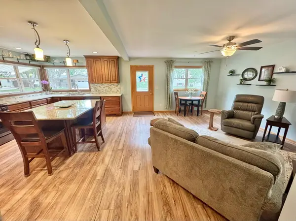 608 Elaine AVE, Marshall, MN 56258