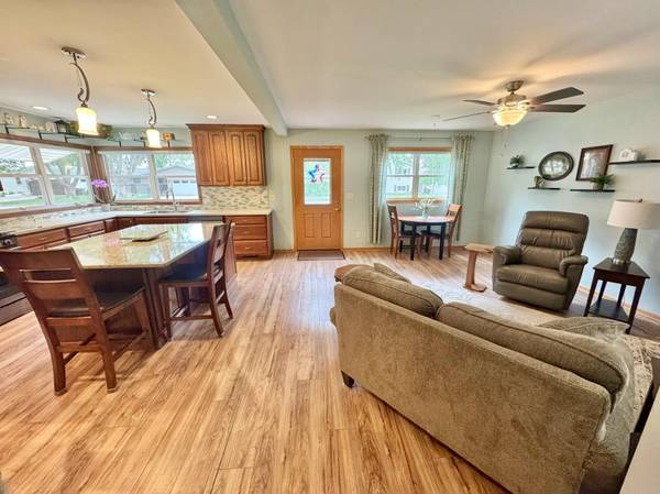 608 Elaine AVE, Marshall, MN 56258