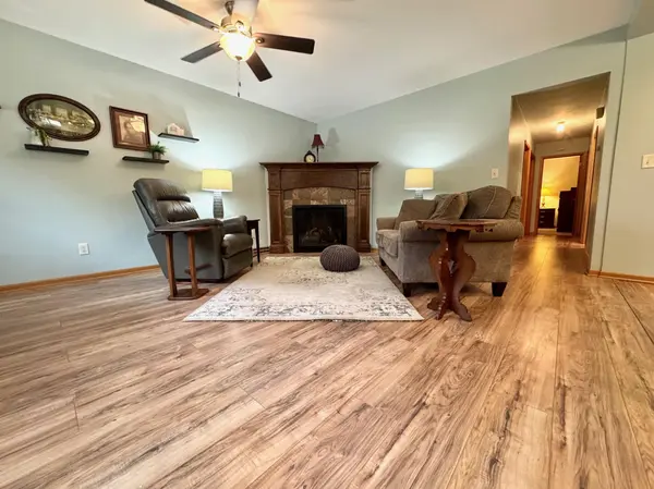 608 Elaine AVE, Marshall, MN 56258
