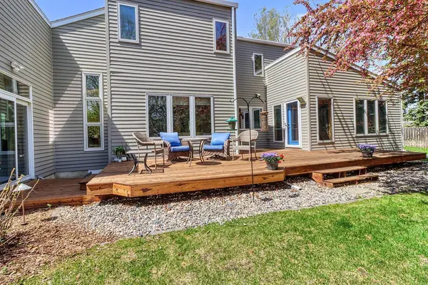 75 Prairiewood DR S, Fargo, ND 58103