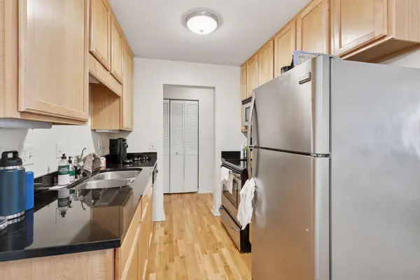 3150 Excelsior BLVD #207, Minneapolis, MN 55416