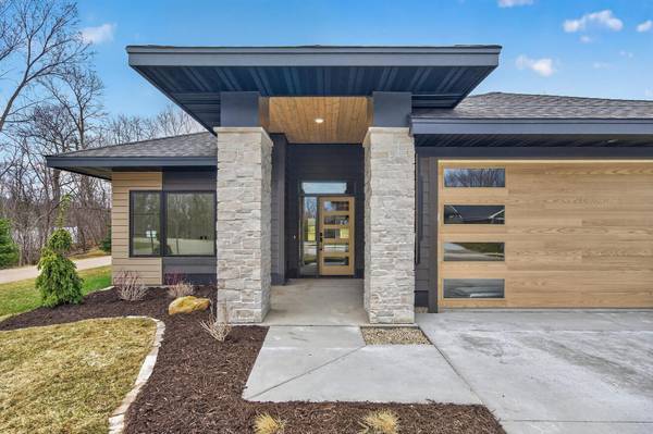 7743 146th TER, Savage, MN 55378