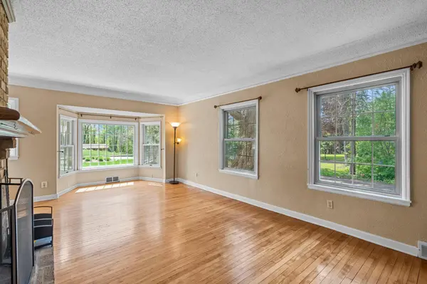 613 Labore RD, Little Canada, MN 55117
