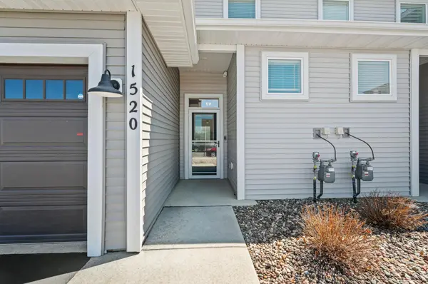 1520 Southpoint DR, Hudson, WI 54016