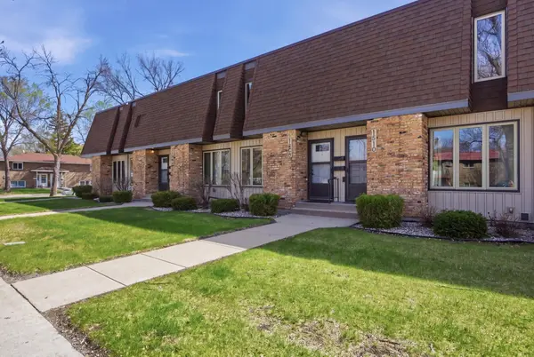 1510 16 1/2 ST S, Fargo, ND 58103