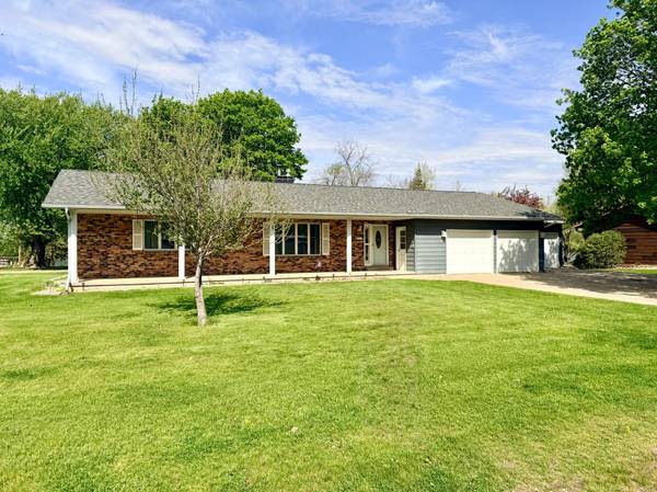 615 Lake AVE E, Fulda, MN 56131