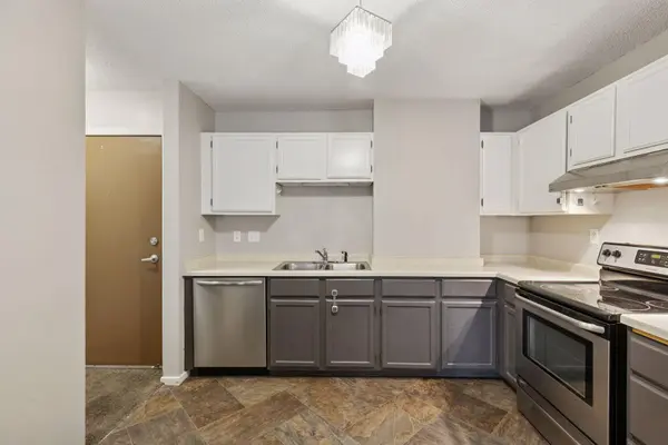 66 9th ST E #1609, Saint Paul, MN 55101