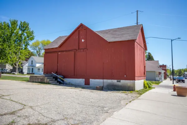 196 Main ST W, Elysian, MN 56028