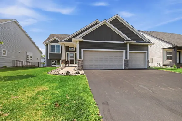 2802 213th ST W, Farmington, MN 55024