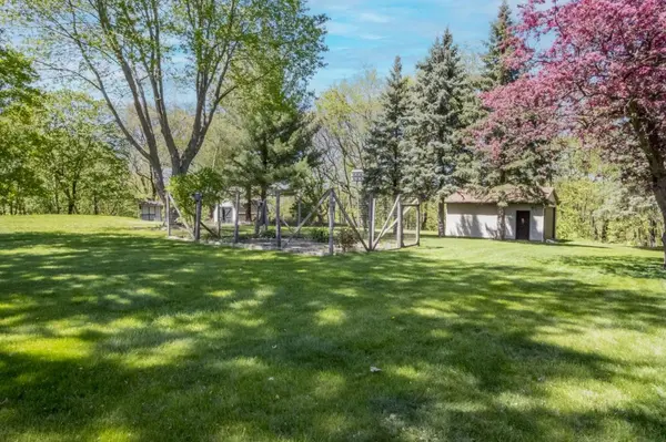 100 Stony Creek CIR, Mankato, MN 56001