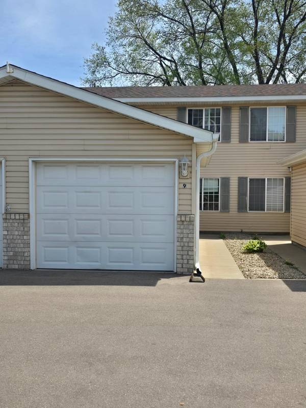 915 7th ST #9, Jordan, MN 55352