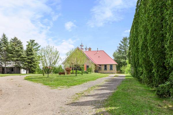 8825 Greeley LOOP, Braham, MN 55006