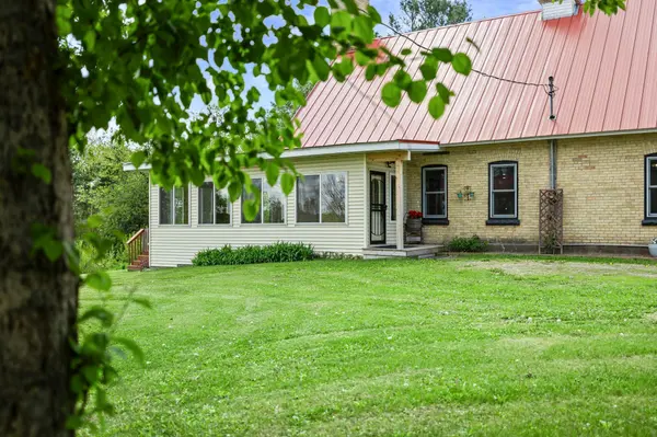 8825 Greeley LOOP, Braham, MN 55006