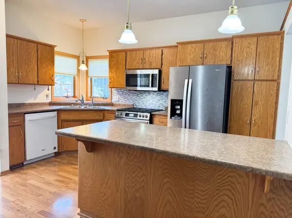 160 Cardinal LN, Clearwater, MN 55320