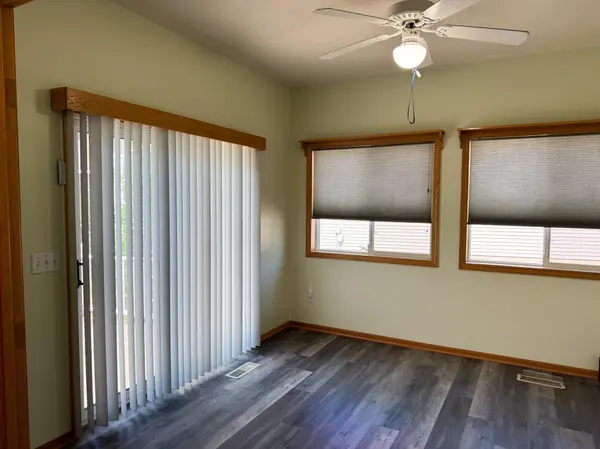 160 Cardinal LN, Clearwater, MN 55320