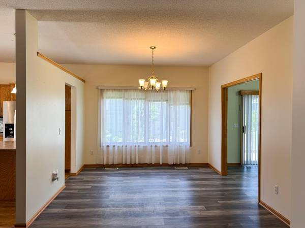 160 Cardinal LN, Clearwater, MN 55320