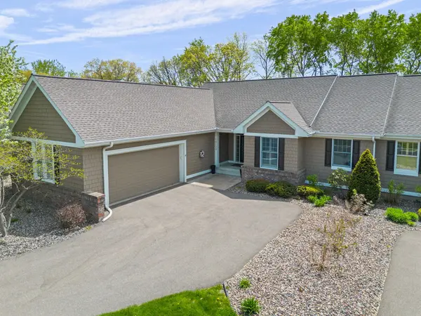10123 Waterfront DR, Woodbury, MN 55129