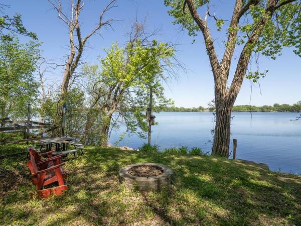 527 Marian ST, Waterville, MN 56096