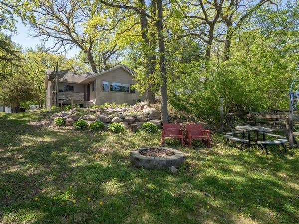 527 Marian ST, Waterville, MN 56096