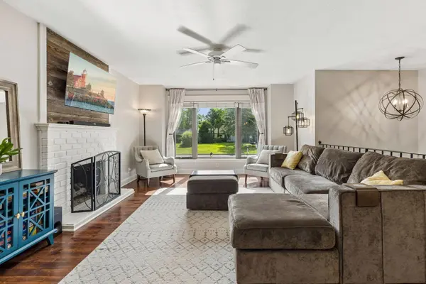 405 Merrimac LN N, Plymouth, MN 55447