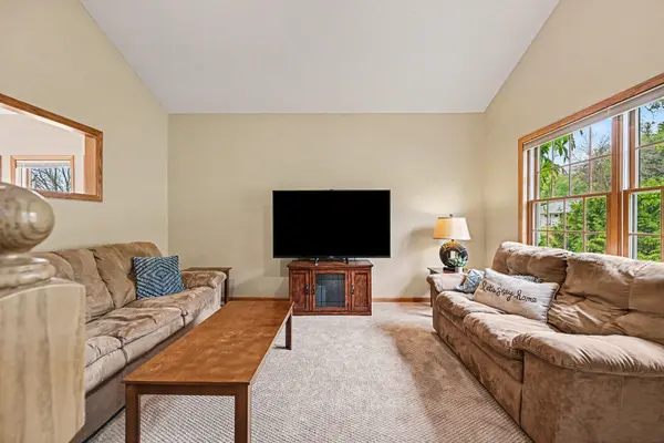 1452 Golf View DR, River Falls, WI 54022