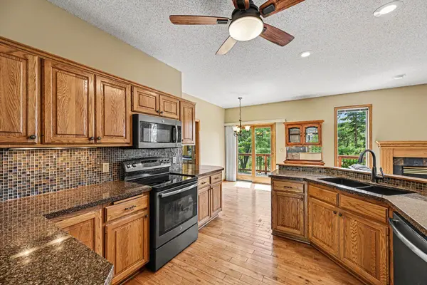 1452 Golf View DR, River Falls, WI 54022