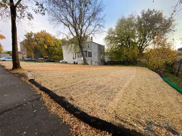 594 Brunson ST, Saint Paul, MN 55130