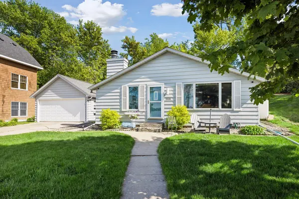 3335 Crystal Bay RD, Wayzata, MN 55391