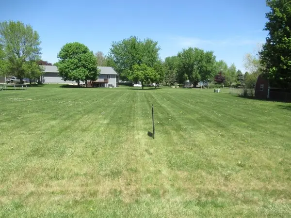 TBD E 7th ST, Hills, MN 56138
