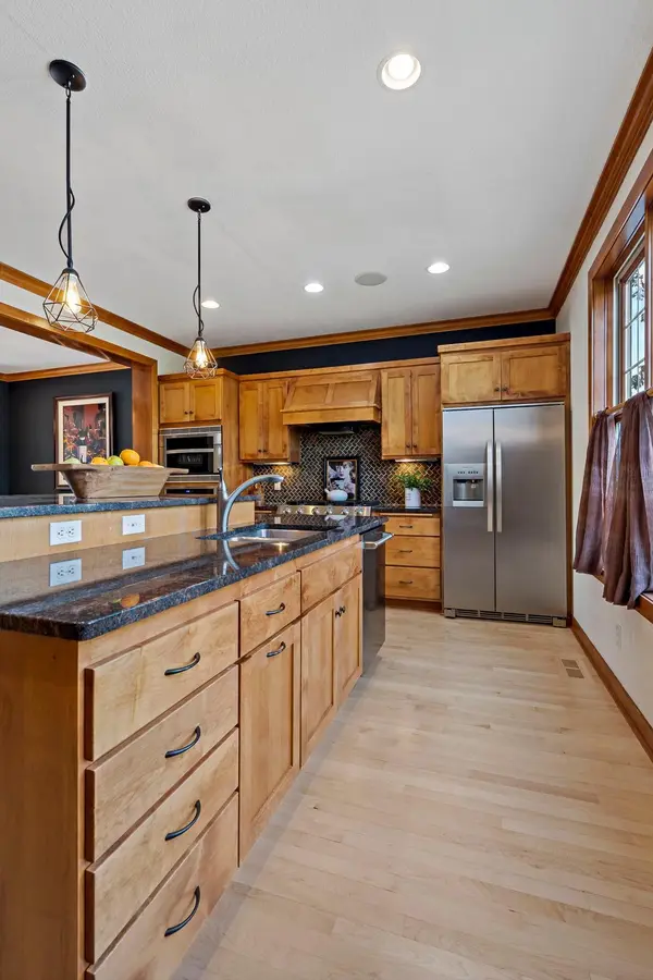 5492 Lost Lake LN, Mound, MN 55364