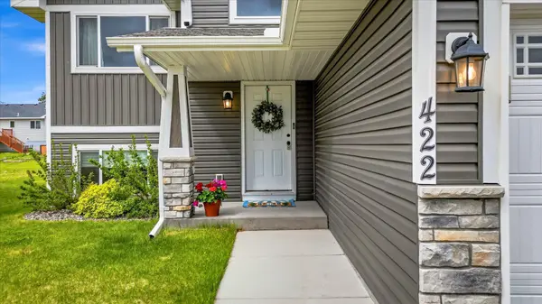 422 Bluebird DR NW, Isanti, MN 55040