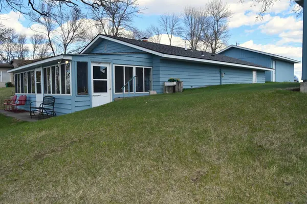231 Hilltop RD, Ottertail, MN 56571