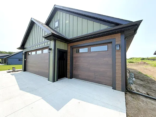 145 Rolling Hills DR, Elgin, MN 55932