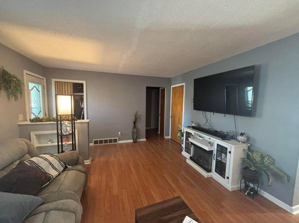 207 S 6th ST, Montevideo, MN 56265