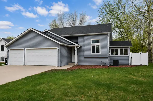 1806 36 1/2 AVE S, Fargo, ND 58104