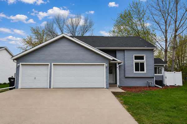 1806 36 1/2 AVE S, Fargo, ND 58104