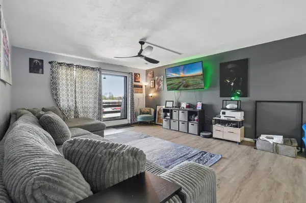 4379 Wilshire BLVD #208, Mound, MN 55364