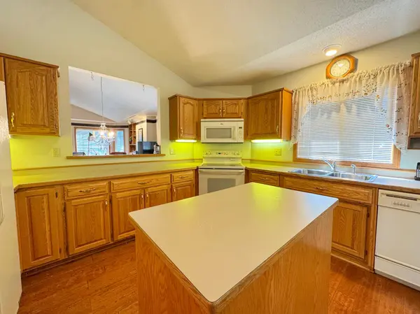 2206 Arrowwood CT, Fergus Falls, MN 56537