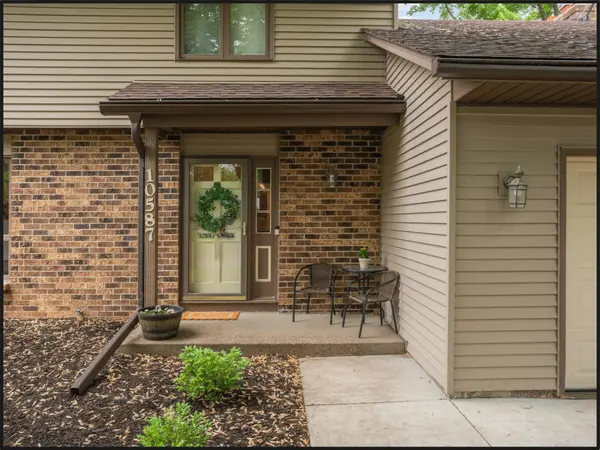 10587 Wellington LN N, Maple Grove, MN 55369