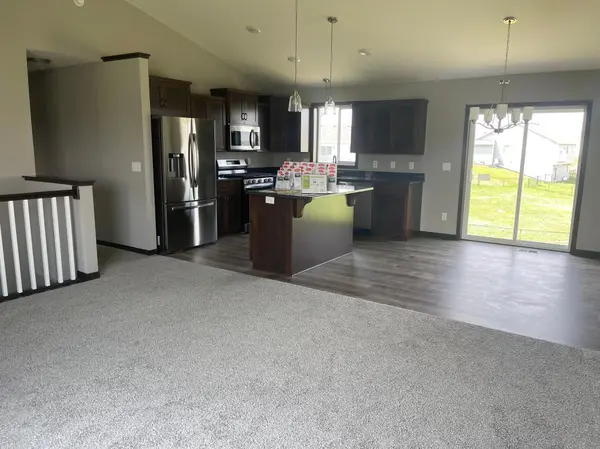 8237 Natures Edge RD, Clear Lake, MN 55319