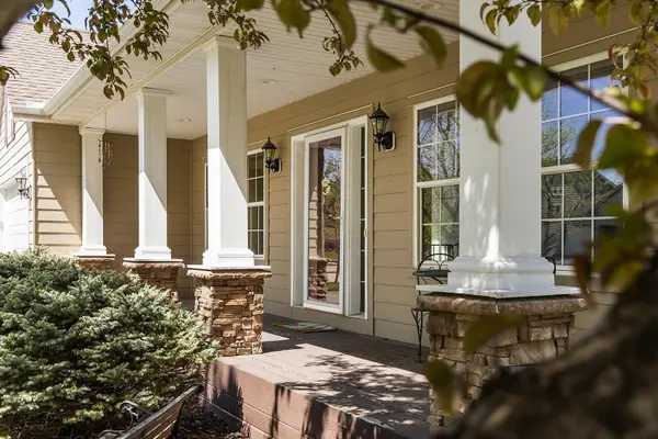 9400 Glacier RD, Minnetrista, MN 55375