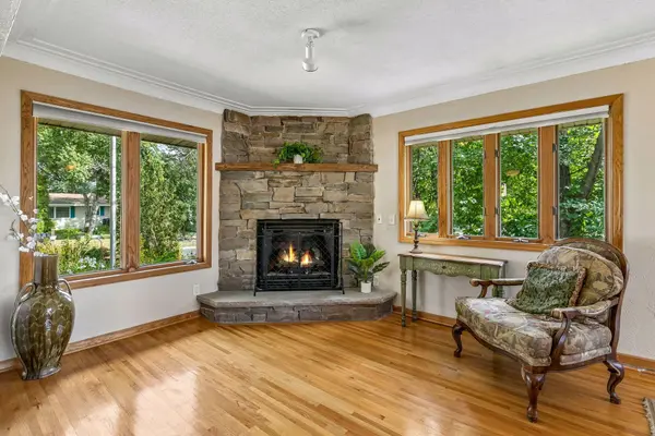 12718 Dupont AVE S, Burnsville, MN 55337