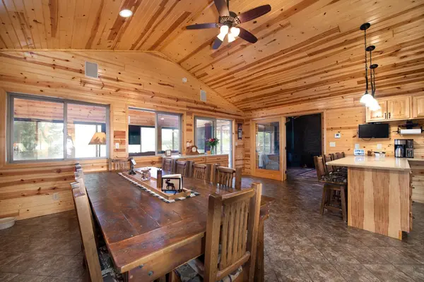 412 Doran DR, Madison Lake, MN 56063