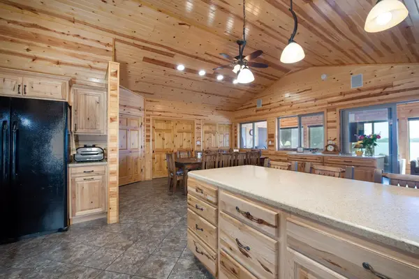 412 Doran DR, Madison Lake, MN 56063