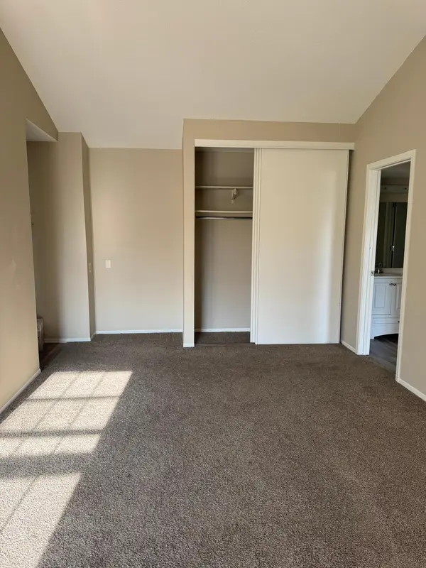 1001 11th AVE S #5, Hopkins, MN 55343