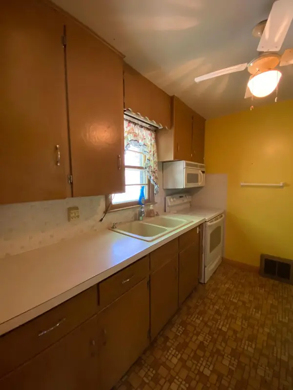 2021 Tower RD, Albert Lea, MN 56007