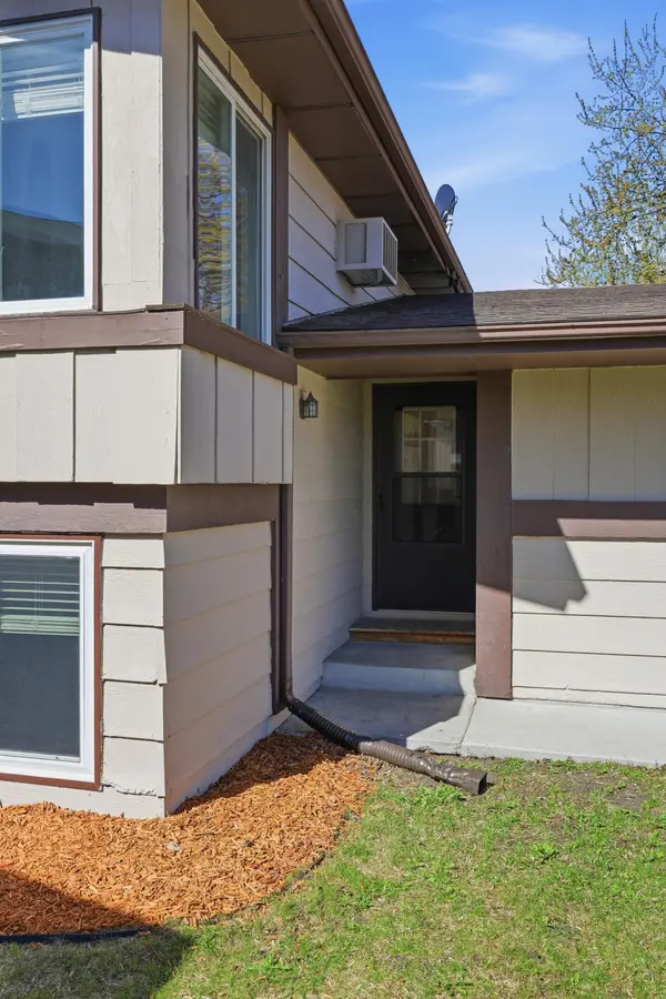 1808 28th AVE S, Fargo, ND 58103