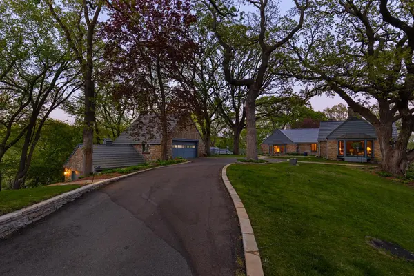 10300 Riverview RD, Eden Prairie, MN 55347