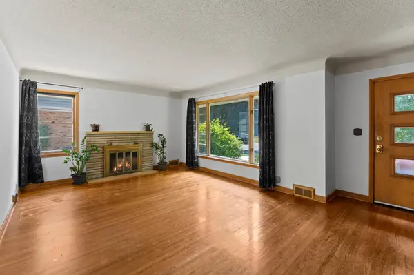 1739 Hampshire AVE, Saint Paul, MN 55116